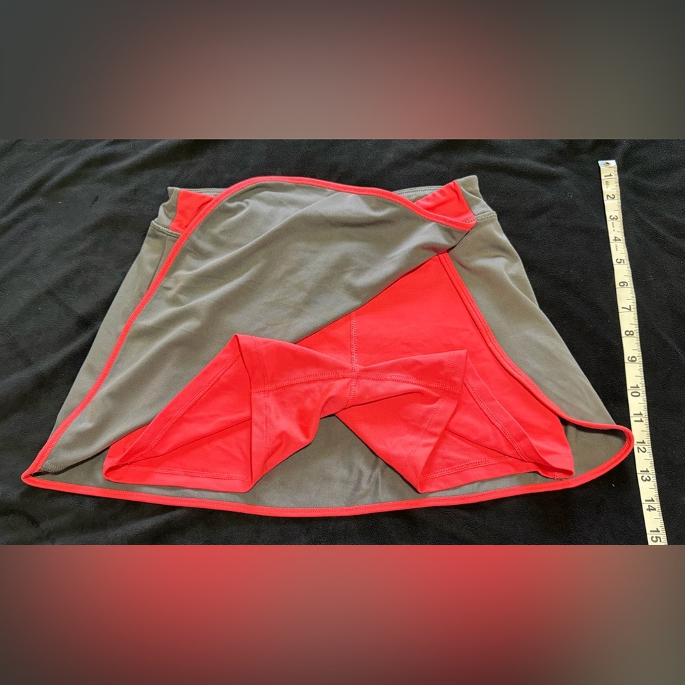 Like New Large Girls Tennis Skirt Sizing in Pictures CUTE No Stains Flaws Piling - Picture 6 of 10